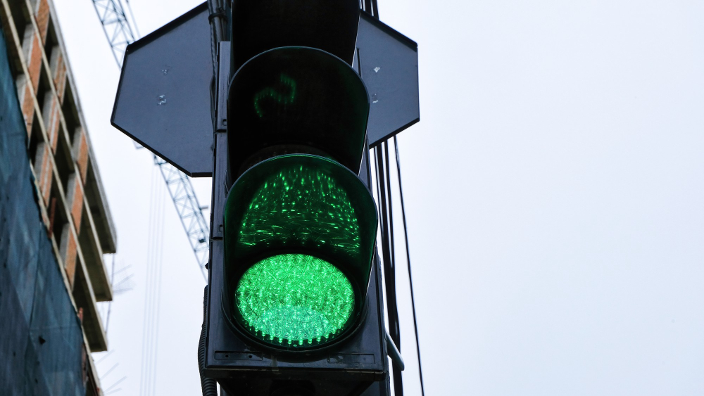 Energiahatékonyság a közúti jelzőlámpák működtetésében - orinionway.hu